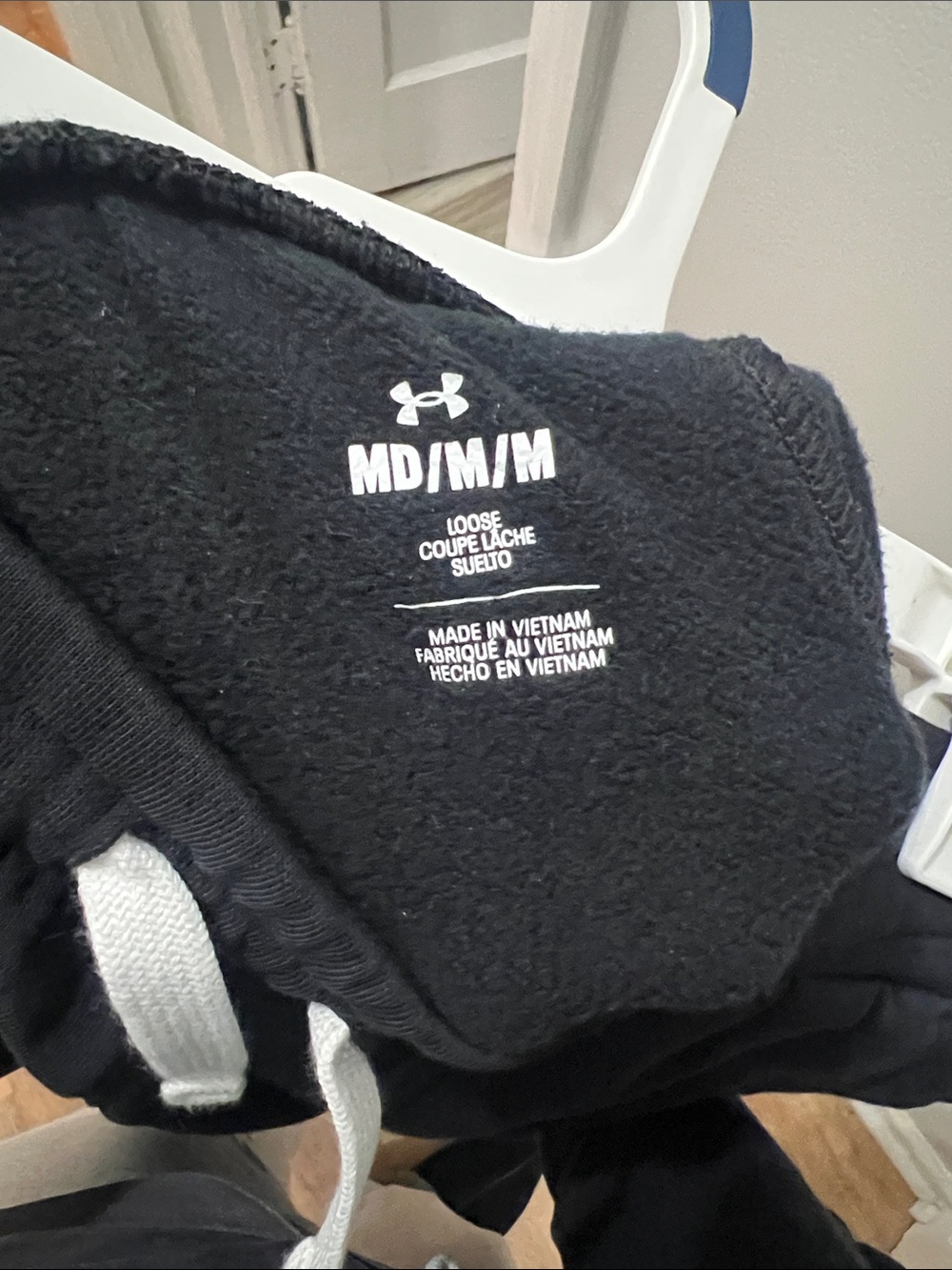 Under Armour Black Hoodie and Sweatpants with White Logo - Picture 8 of 8